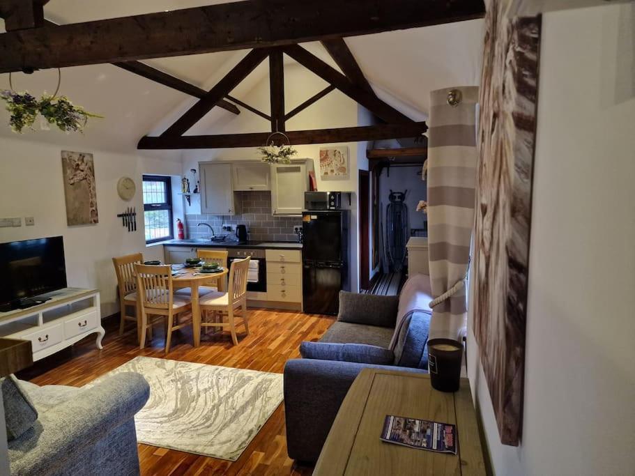 Joiners Arms - Studio Apartments Market Drayton Eksteriør billede