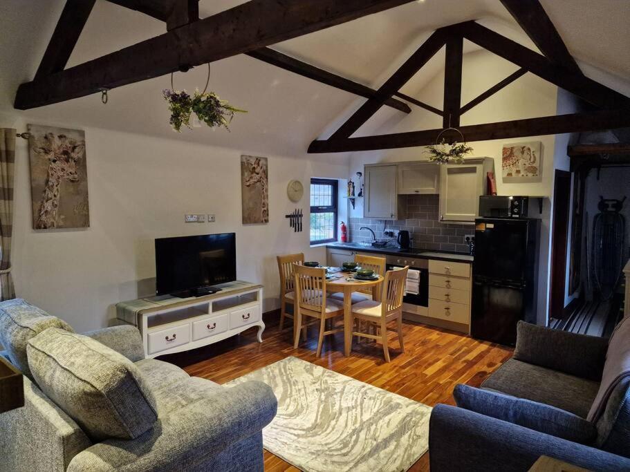 Joiners Arms - Studio Apartments Market Drayton Eksteriør billede