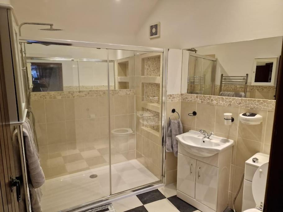 Joiners Arms - Studio Apartments Market Drayton Eksteriør billede