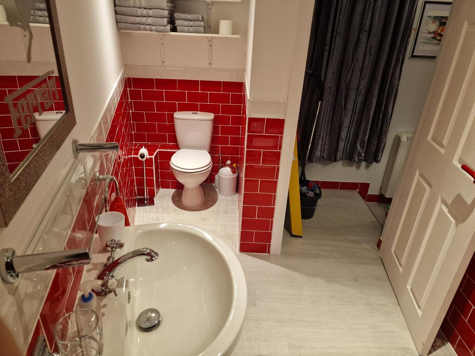 Joiners Arms - Studio Apartments Market Drayton Eksteriør billede